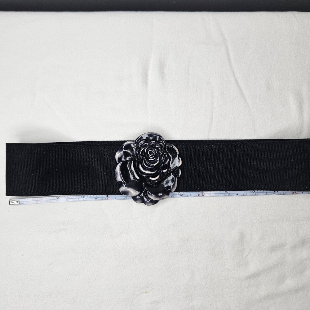 Vtg Black Wide Elastic Cinch Belt w/ Large Black White‎ Tip Rose Chunky Buckle